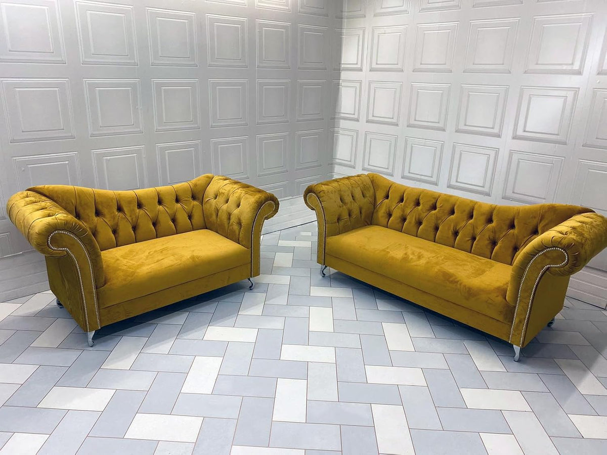 Sofa Luxuriöses, Gold, Chesterfield Stella- -Set aus Stard-Samt, 3-Sitzer & 2-Sitzer mit silbernen Chrom-Beinen